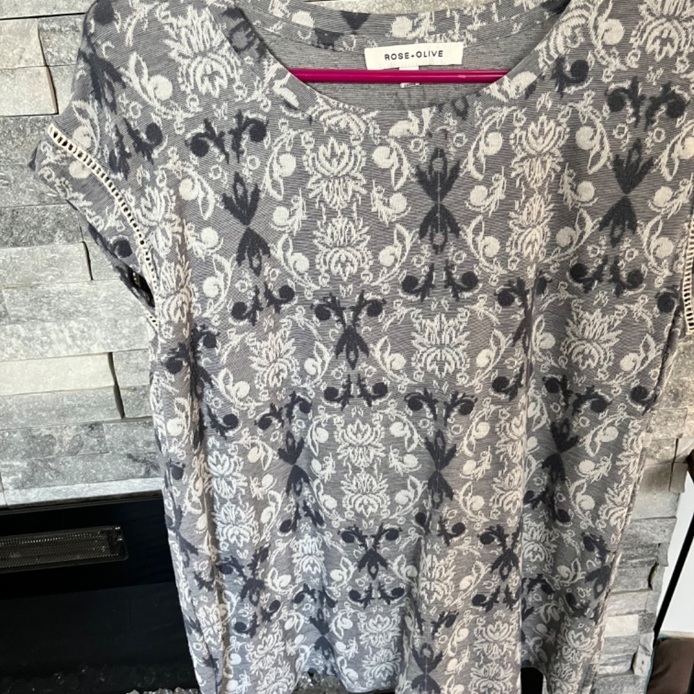 Patterned Top, soft material - Picture 3 of 4